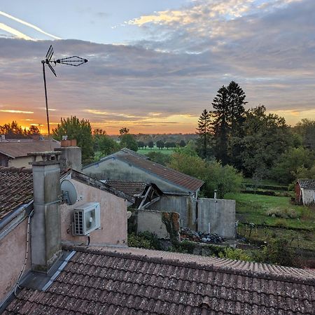 Апартаменты Le Cinoche, Cocon Sous Les Toits Пон-де-Во Экстерьер фото